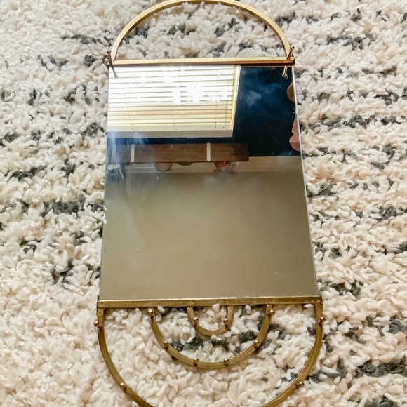 ✨SOLD ✨Arched Gold Mirrored Jewlery Hanger - Picture 2 of 7